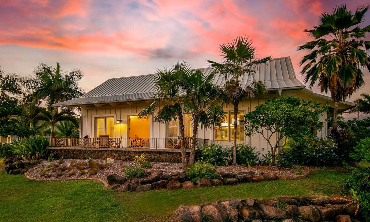 Kekaha House | Ultimate in "Cool" - Amazing Design.Ocean/Sunset Views A/C .TVNCU #5007