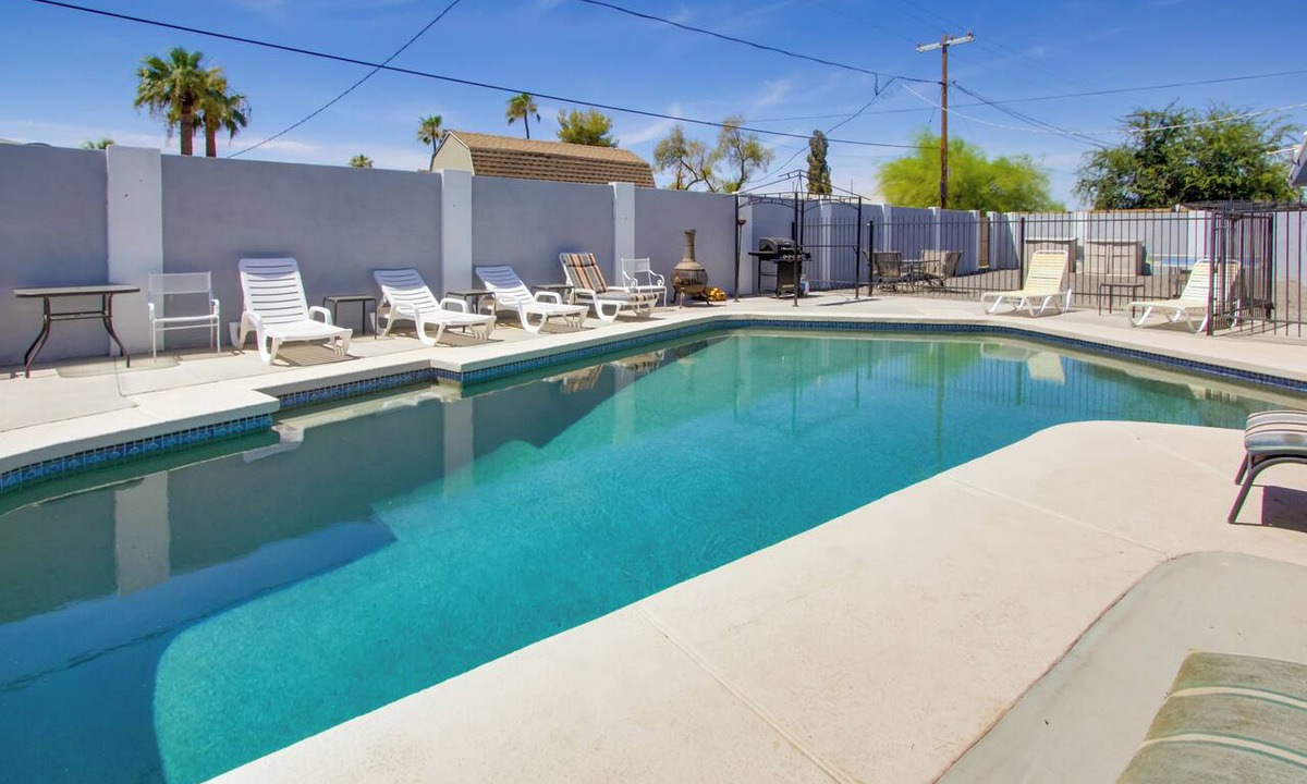Deer Valley Cottage | Ultimate Phoenix Group Getaway: Patio + Pool!