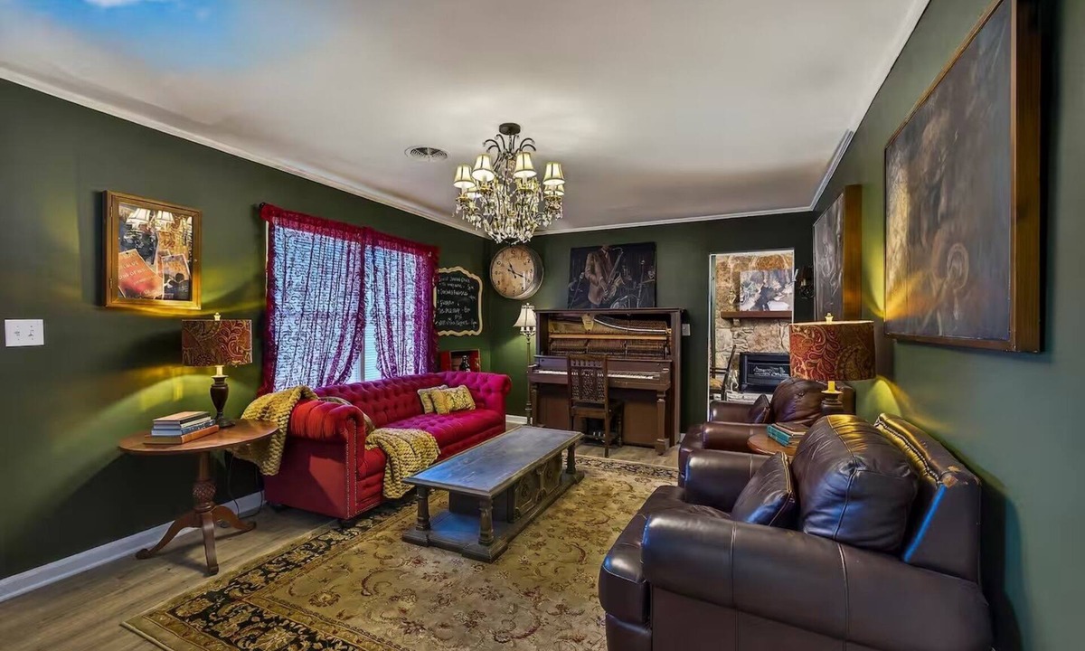Covington House | Vampire Diaries Props, Mystic Falls, @Vervain Villa