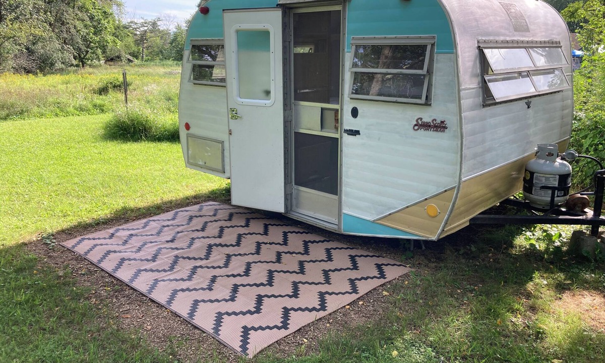 Greenville House | Vintage camper on small farm