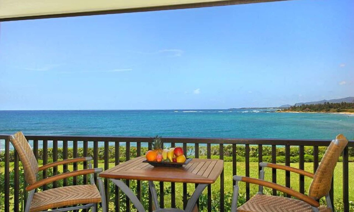 Wailua House Lots Condo | Wailua Bay View 108 Oceanfront, Ground floor condo centrally located