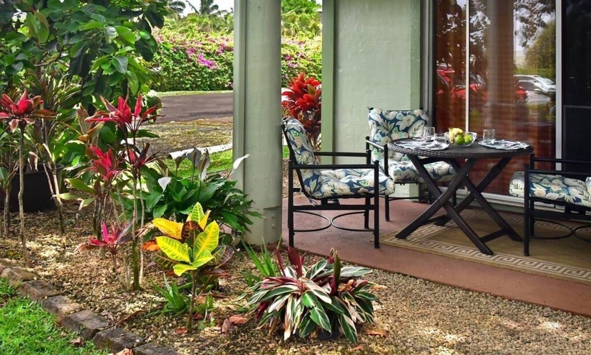Princeville Condo | Walk To Beach - All Newly Furnished - 2 Bdrm+ Loft Bdrm/2 Bath - WiFi- HDTV