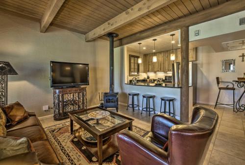 Northeast Santa Fe House | Walkable Adobe-Style Abode w/Community Amenities!