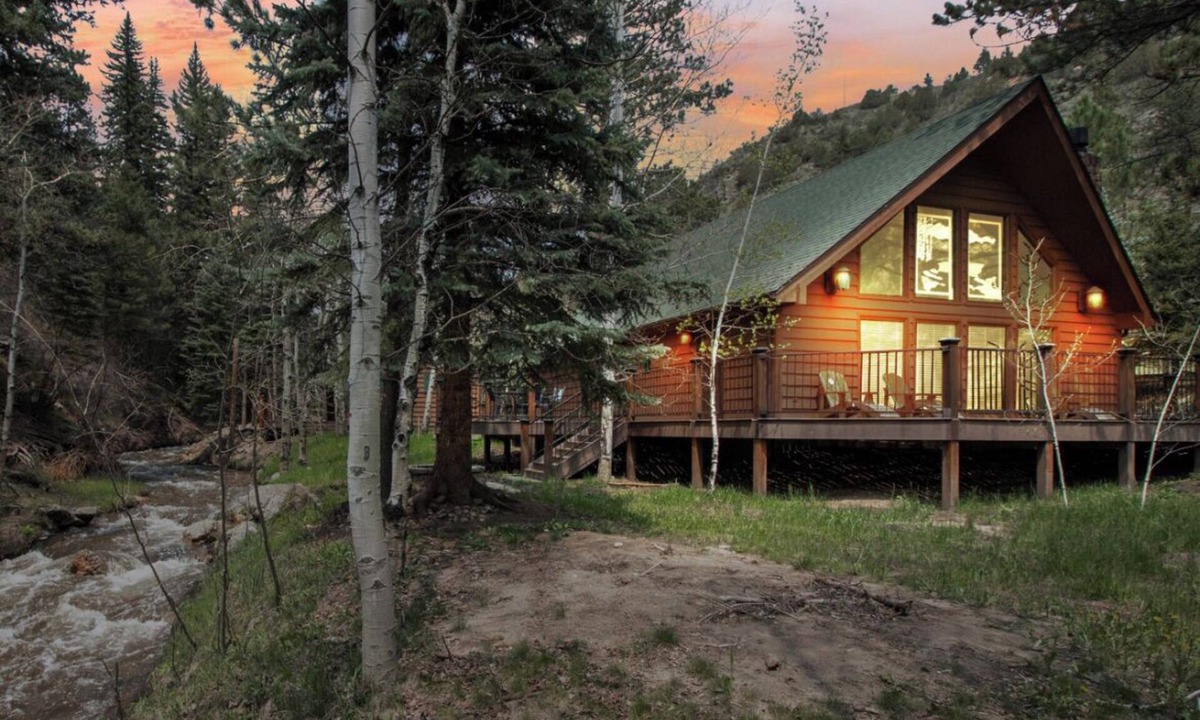 Drake Cabin | WATER FRONT Updated Cabin Close to Estes Park New Hot Tub 3 Private Acres
