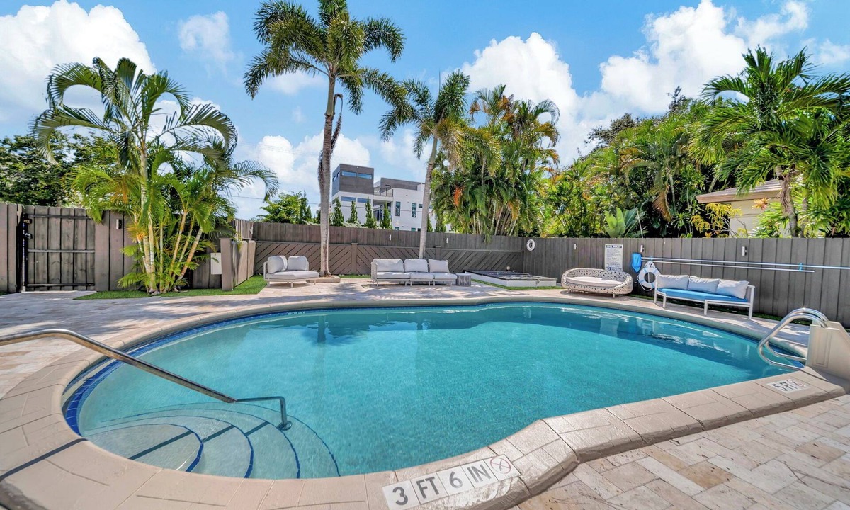 Coral Ridge Apartment | Waterfront Retreat Studio #5🌴 20-Min Walk to the Beach Summer Deals!