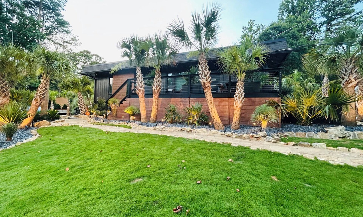 Atlanta House | World Cup Ready-Luxury 3-bedroom estate in Atlanta with Pool & Waterfall.