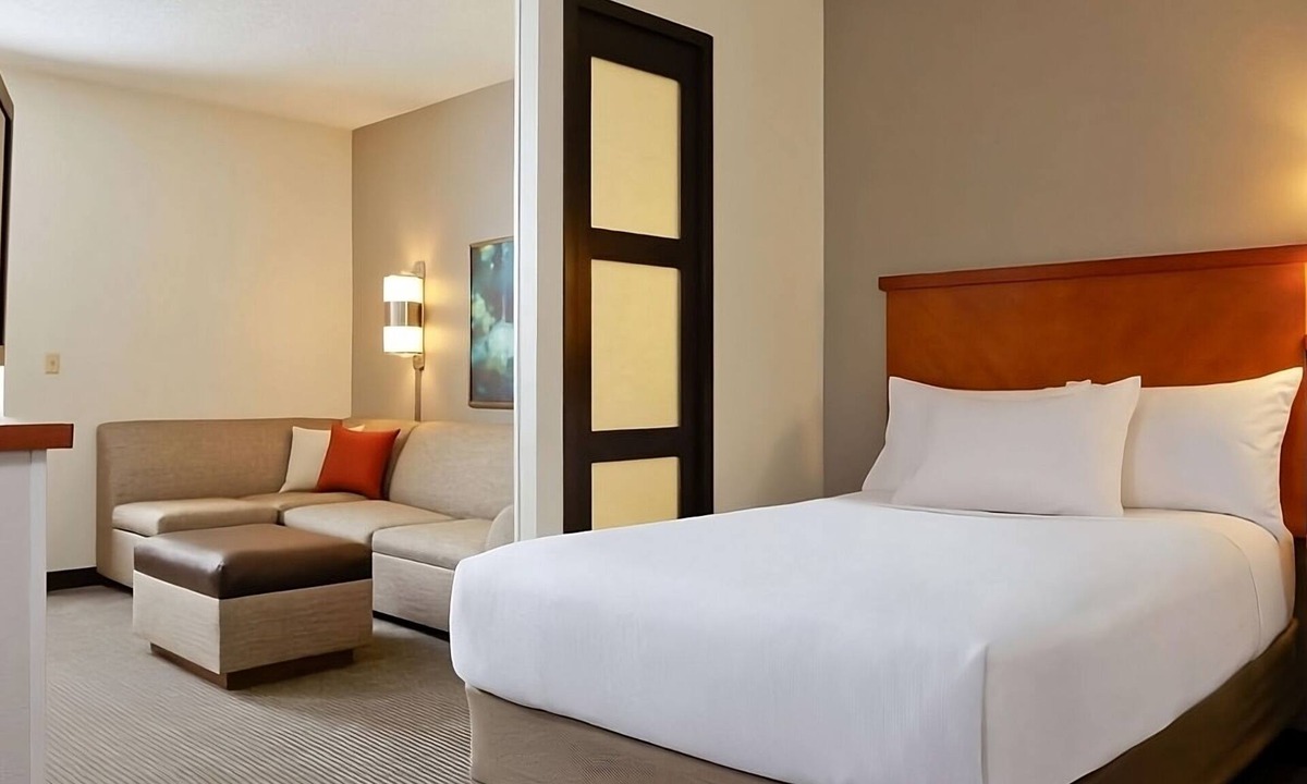 Gwinnett Place Hotel | Your Home Away From Home! Pet-Friendly Unit w/Breakfast Near Sweet Water Park