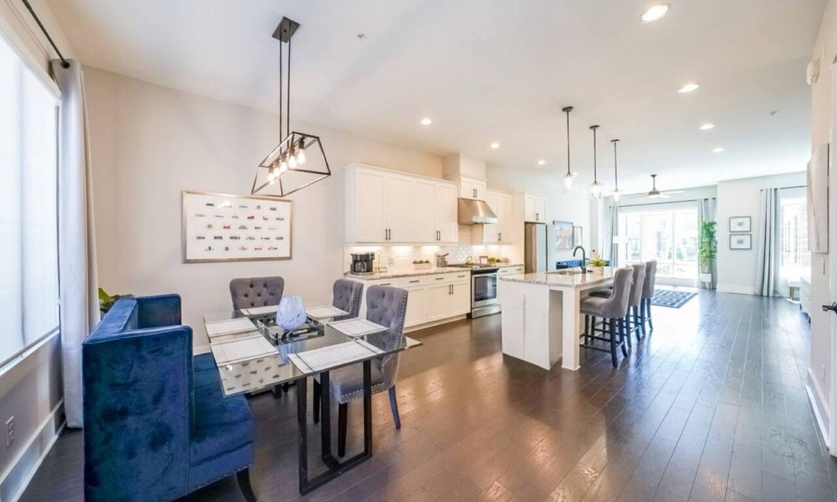 Castleberry Hill House | Your World Cup Home Base! Rooftop/SkylineViews/Walk to The World Cup and Enjoy