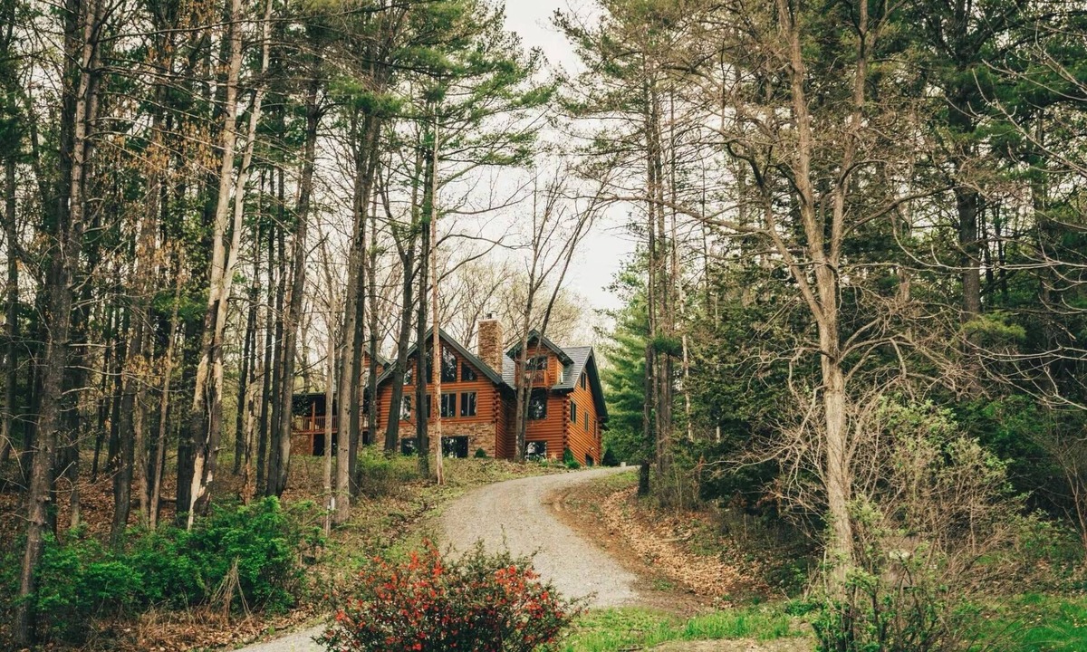 Branchport Cabin | You’ve Found Paradise With this Spacious Log Cabin on Keuka Lake -