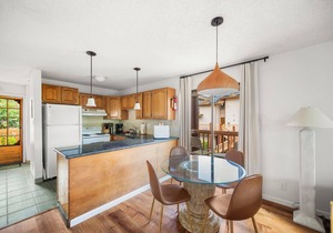 Banyan Harbor #C33, Walk to Beach, Wifi, AC, Pool, Parking, Laundry