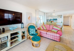 Beachfront Condo w/Balcony, Central A/C, Free WiFi, Incredible Views, and W/D