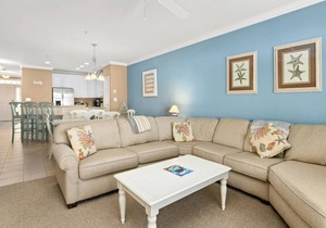 Beautiful 3 BR 2 BA Unit in Amenity Filled Sunset Island