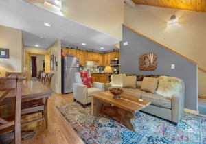 Fall River Riverfront Condo + Private Hot Tub