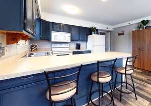 Ground-Floor Condo with Shared Pool, WiFi, W/D, Central AC - Close to Everything