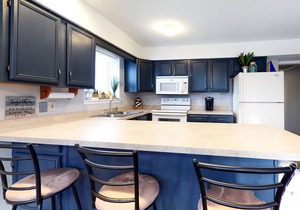 Ground-Floor Condo with Shared Pool, WiFi, W/D, Central AC - Close to Everything