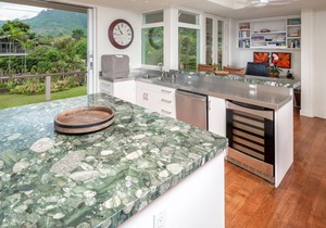Hawaii Life Rentals presents Beachfront Luxury Dream House with A/C & Gym!