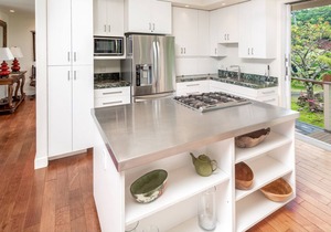 Hawaii Life Rentals presents Beachfront Luxury Dream House with A/C & Gym!