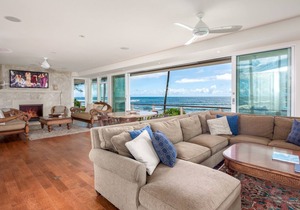 Hawaii Life Rentals presents Beachfront Luxury Dream House with A/C & Gym!