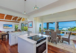 Luxury Beachfront Home in Haena