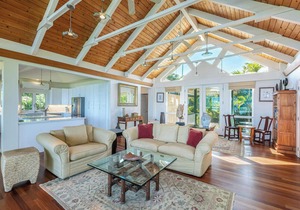 Luxury Beachfront Home in Haena