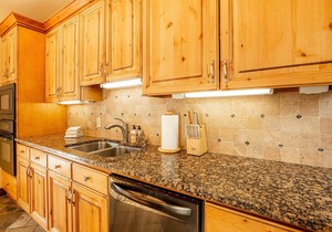 Modern Mountain Design, Luxury Resort Amenities, Game Room - Perfect for Families