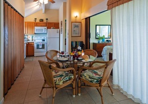 Oceanfront and updated, top floor, perfect for honeymoon