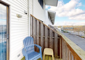 Two-level condo with balcony, AC, pool & dock - blocks to beach/Northside Park