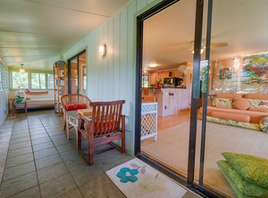 Rainbows Beach Town | Hanalei