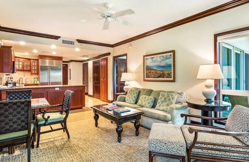Wailua House | Family & Friends Getaway! 4 Relaxing Units, Kitchen, Lanai, Pool, Free Parking
