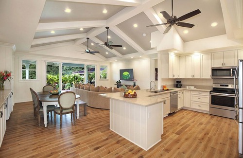 Poipu House | Hale Lo'i House: Luxury + comfort in sunny Poipu!