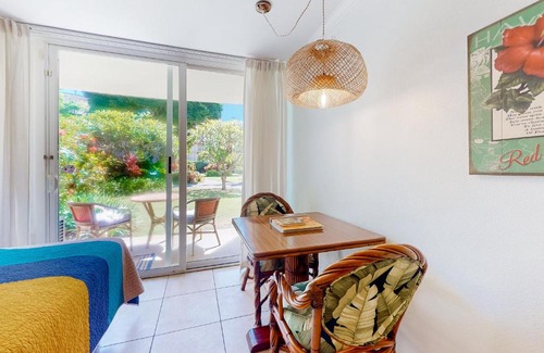 Wailua Hotel | Islander on the Beach 170