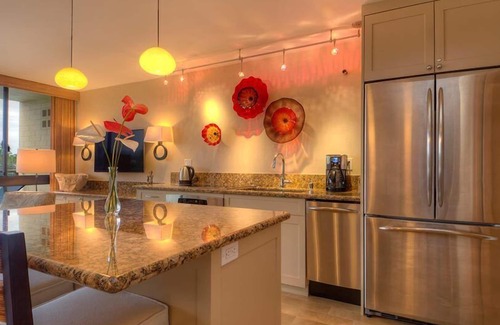 Poipu Condo | Kuhio Shores 306: Vacation On Kauai Oceanfront