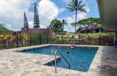 Princeville Condo | Large & Inviting, Walkable Location close to beach-Perfect for Large Groups!