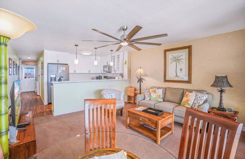 Wailua Condo | "Oceanfront Condo: Coconut Tree & Ocean Views, Whale Watching, Paddlers, and Surfers at Wailua Bay!"