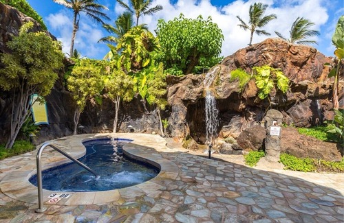 Hanamaulu Condo | Oceanfront Kauai Beach Resort, 4 Pools, 75 foot Water Slide, Restaurants on site