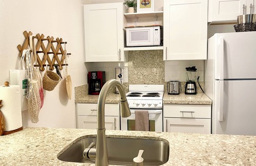 Wailua Condo | Plantation Hale Suites B6, AC, Near Beach, Shops, Restaurants