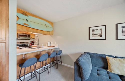 Wailua Condo | Plantation Hale Suites H7, AC, Walk to town, Near Beaches, Comp Wifi
