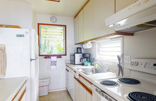 Wailua Condo | Upper-floor oceanfront studio with balcony, water views & outdoor pool