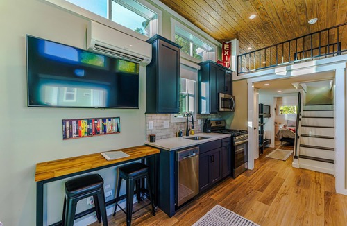 Baker County Cabin | 1 Bed/1 Bath Bunkhouse w/Loft - Pet Friendly, Sleeps 6 - 1 Bed/1 Bath Bunkhouse w/Loft - Pet Friendly, Sleeps 6