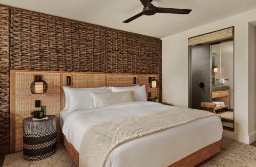Princeville Resort | 1 Hotel Hanalei Bay