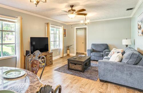 Waycross House | 1 Mi to Dtwn Waycross: Home w/Furnished Porch