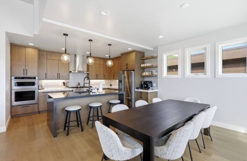 Hideout House | 10 BR + 2 Hot Tubs + Game Room | Reservoir Views | Serenity Now + Pretty Good