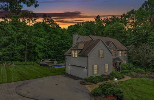 Schuylerville House | 10 Min to Saratoga Track-Pool, Hot Tub, Game Room