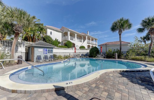 Butler Beach Condo | 100 m² Condo ∙ 2 bedrooms ∙ 6 guests