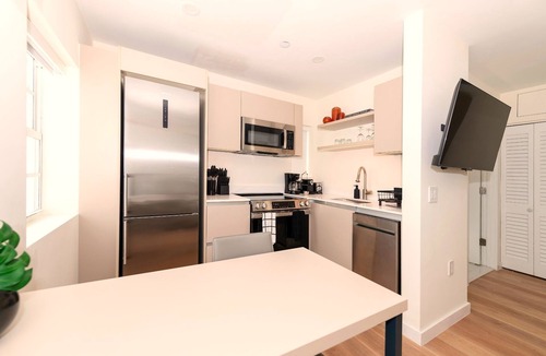 South of Fifth Apartment | 101 Wave Miami Beach