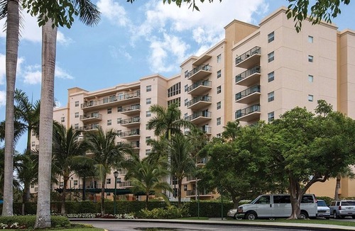 Survey Creek Condo | 1br Mini Golf, Fishing, and Beach Fun! Areca Palm