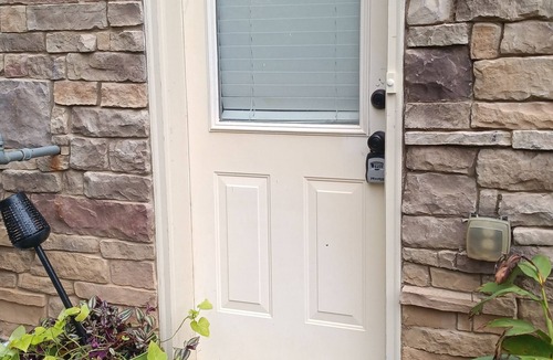 Grayson Apartment | 2-bedroom apartment, a safe/quiet neighborhood in Grayson with AC & fitness room