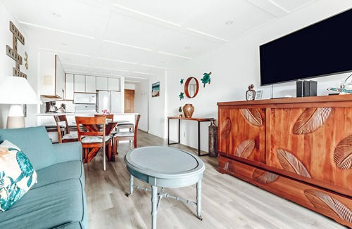 Nawiliwili Apartment | 2 Bedroom Condo w/Full Kitchen | Onsite Outdoor Pool | Near Nawiliwili Park