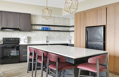 Downtown Atlanta Resort | 2 Bedroom Deluxe Condo, Sleeps 8, Full Kitchen, Centennial Park, Wyndham Atlanta