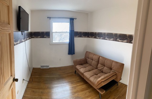 Albany House | 2 bedroom town house with game room